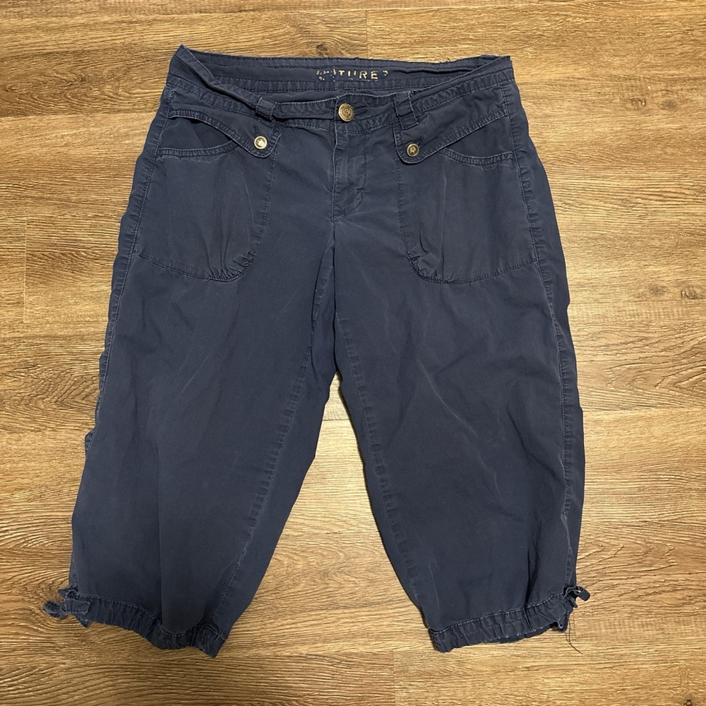 women’s navy blue capris